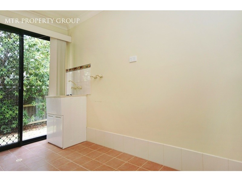 2 Yale Cct, Forest Lake QLD 4078