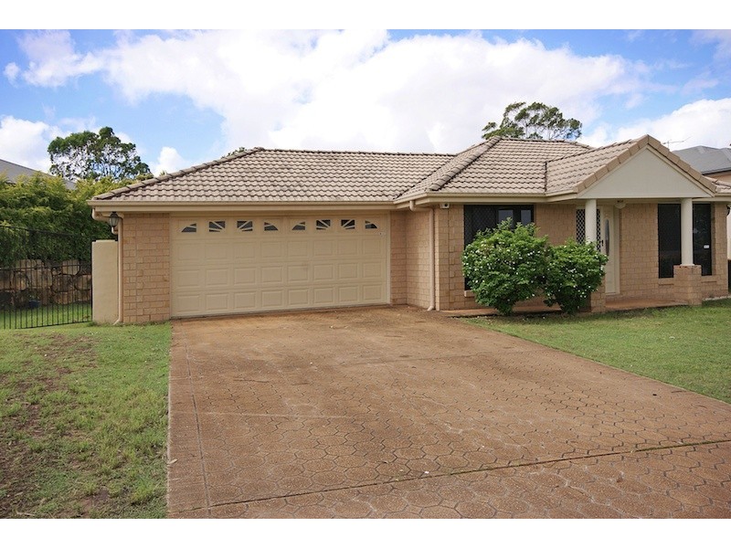 9 Hawthorne Street, Forest Lake QLD 4078
