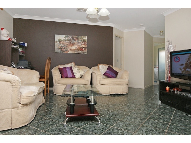 9 Hawthorne Street, Forest Lake QLD 4078