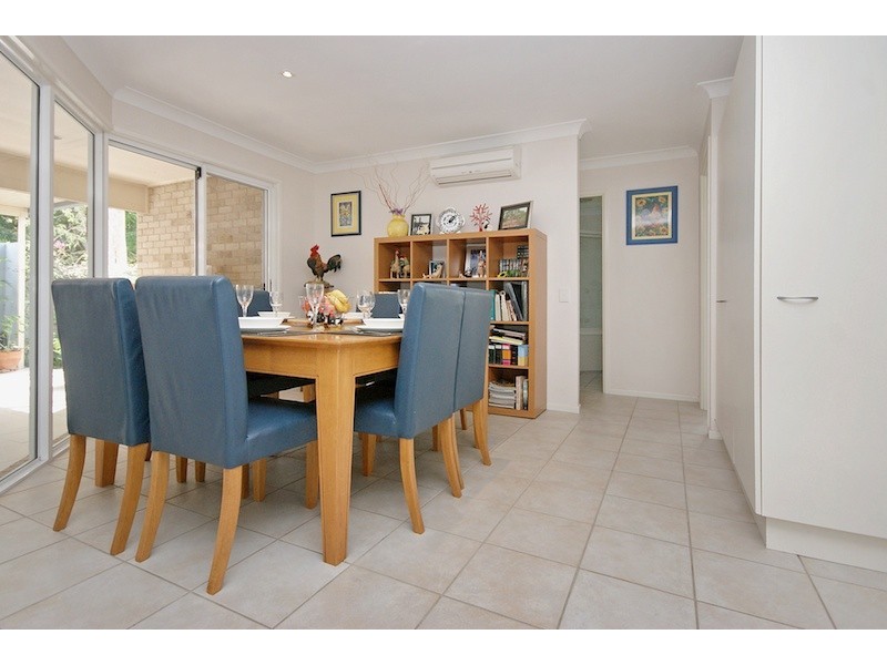 6 Beerwah Place, Forest Lake QLD 4078