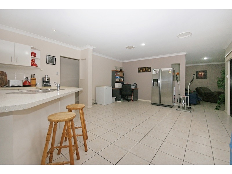 24 Vaucluse Street, Forest Lake QLD 4078