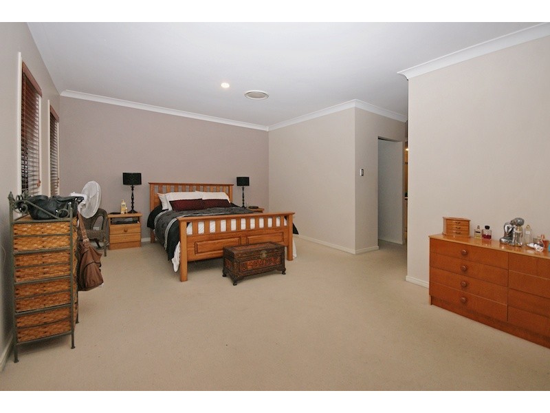 24 Vaucluse Street, Forest Lake QLD 4078