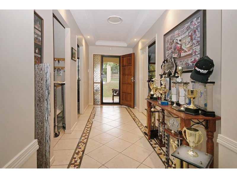 24 Vaucluse Street, Forest Lake QLD 4078