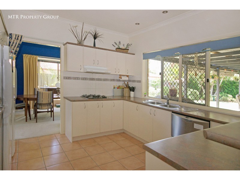 16 Chelsea Place, Forest Lake QLD 4078