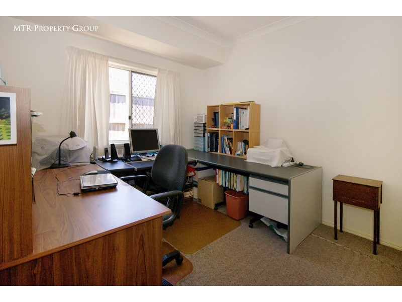 16 Chelsea Place, Forest Lake QLD 4078