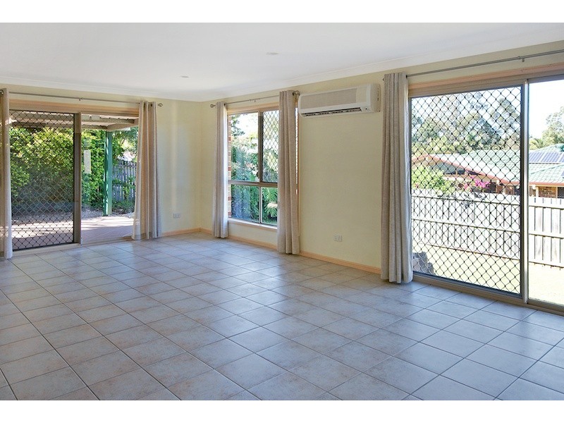 27 Settlers Circuit, Forest Lake QLD 4078