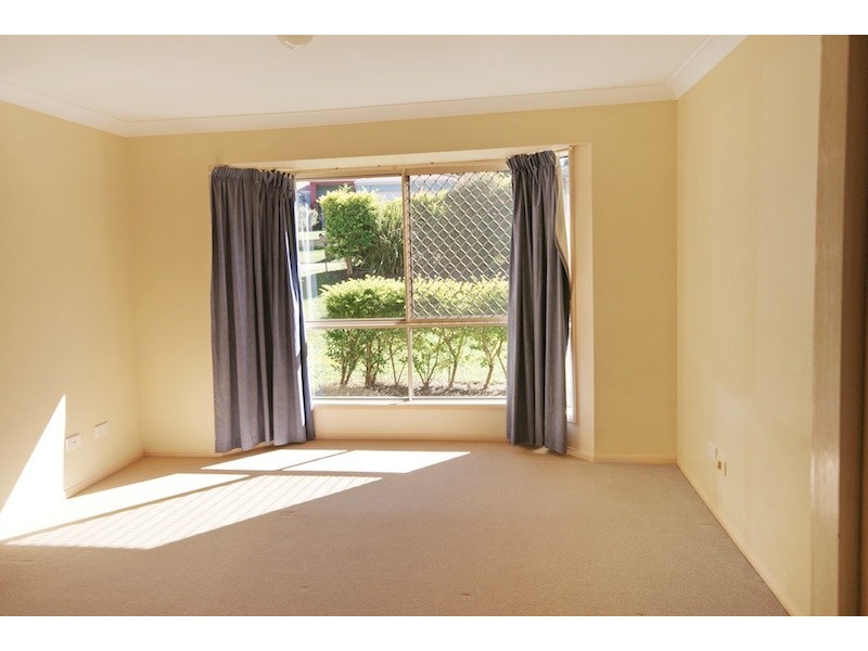 27 Settlers Circuit, Forest Lake QLD 4078