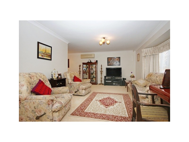 7 Springfield Place, Forest Lake QLD 4078