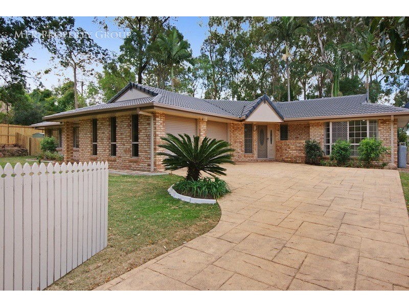 33 Renoir Crescent, Forest Lake QLD 4078