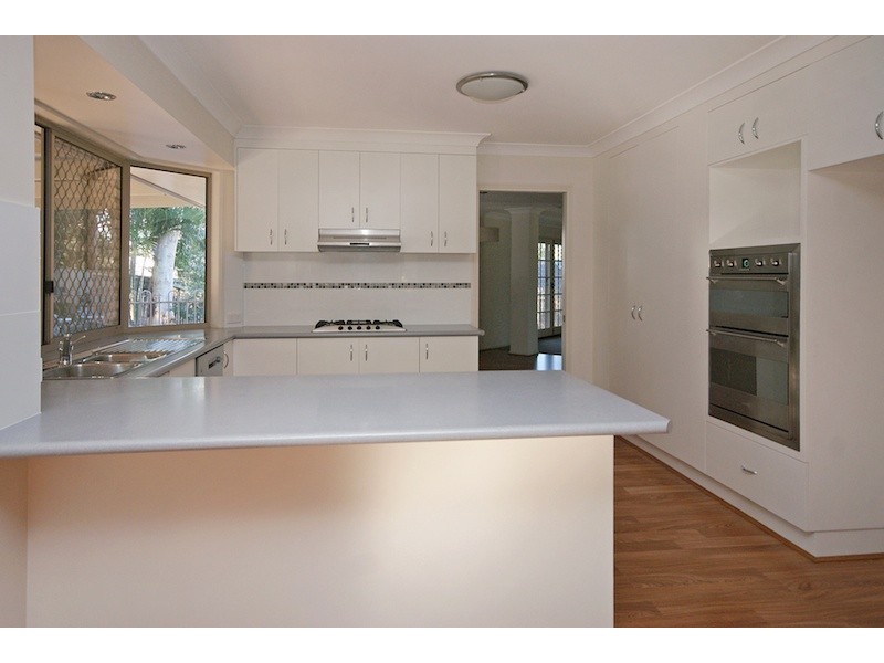 33 Renoir Crescent, Forest Lake QLD 4078