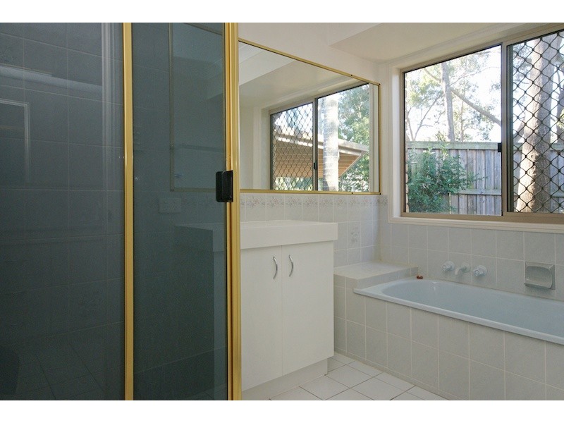 33 Renoir Crescent, Forest Lake QLD 4078