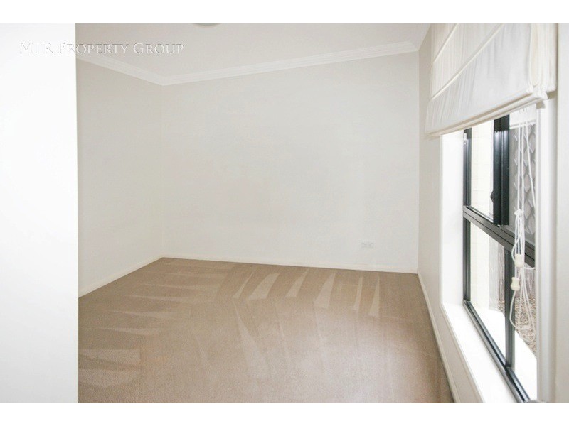 9 Cobourg Street, Forest Lake QLD 4078