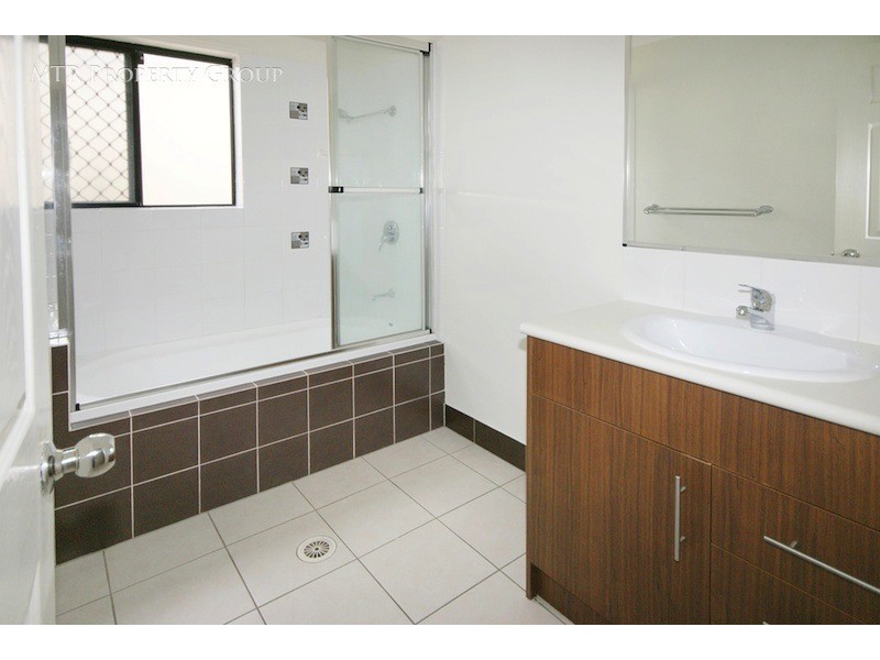 9 Cobourg Street, Forest Lake QLD 4078