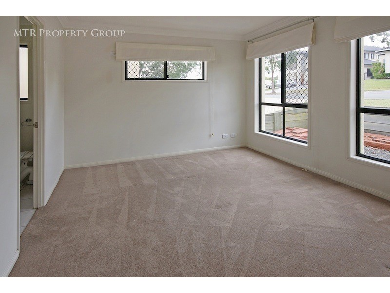 9 Cobourg Street, Forest Lake QLD 4078