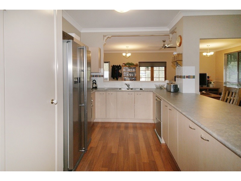 35 Eungella Terrace, Forest Lake QLD 4078