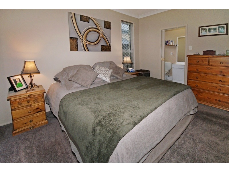 35 Eungella Terrace, Forest Lake QLD 4078