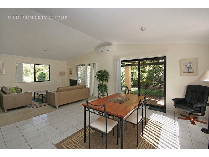 13 Regents Circuit, Forest Lake QLD 4078