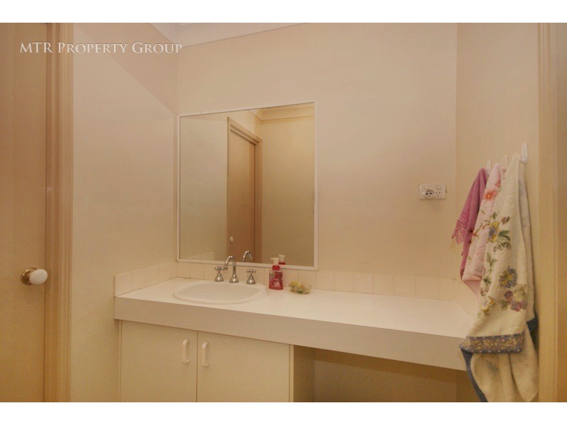 1 Larra Court, Forest Lake QLD 4078