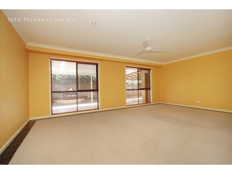 10 Pintail Crescent, Forest Lake QLD 4078