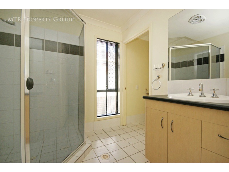 10 Pintail Crescent, Forest Lake QLD 4078