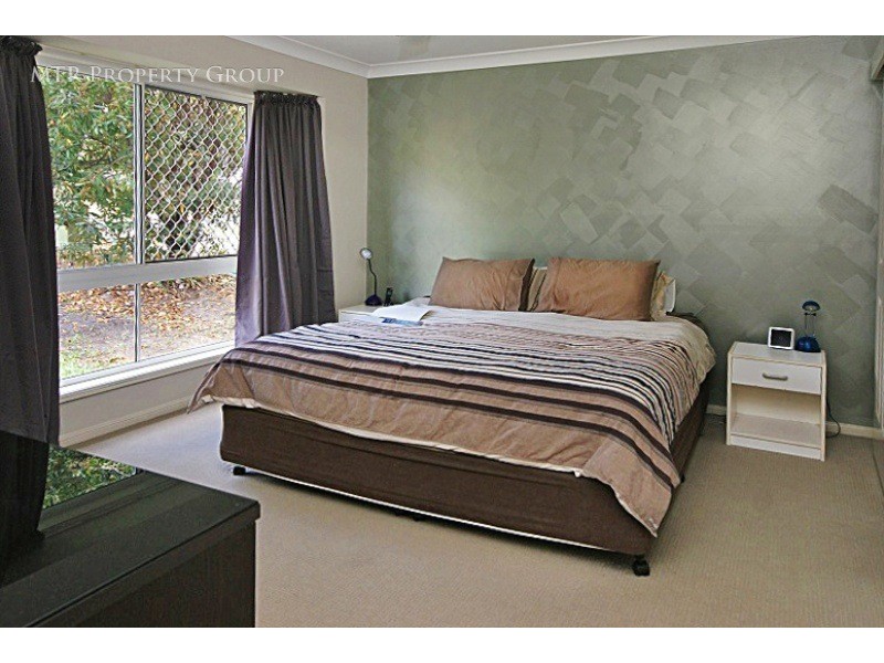 25 Rimu Cres, Forest Lake QLD 4078