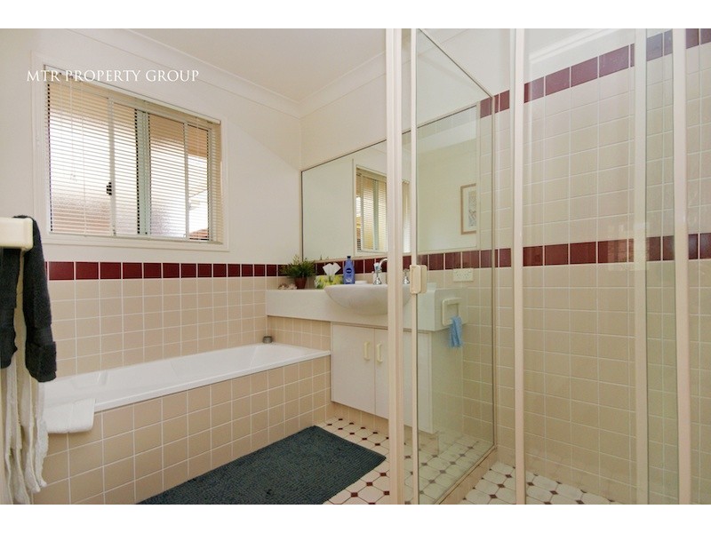 24 Noumea Place, Forest Lake QLD 4078