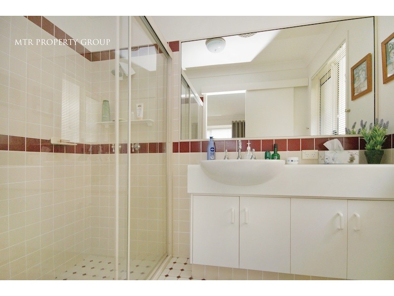 24 Noumea Place, Forest Lake QLD 4078