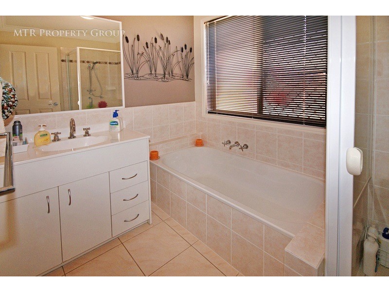 22 Kondalilla Parade, Forest Lake QLD 4078