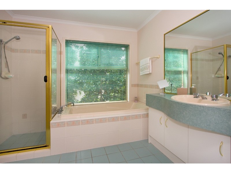 27 Alexandrina Circuit, Forest Lake QLD 4078