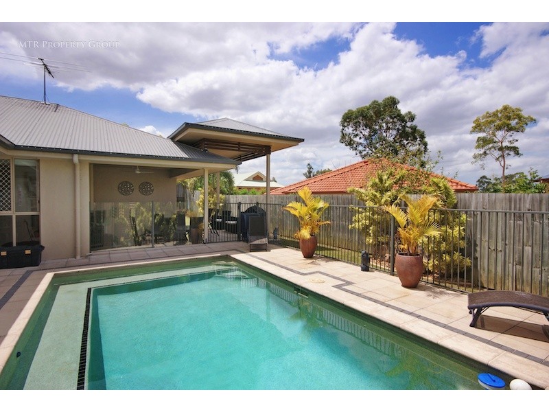 11 Hawthorne Street, Forest Lake QLD 4078