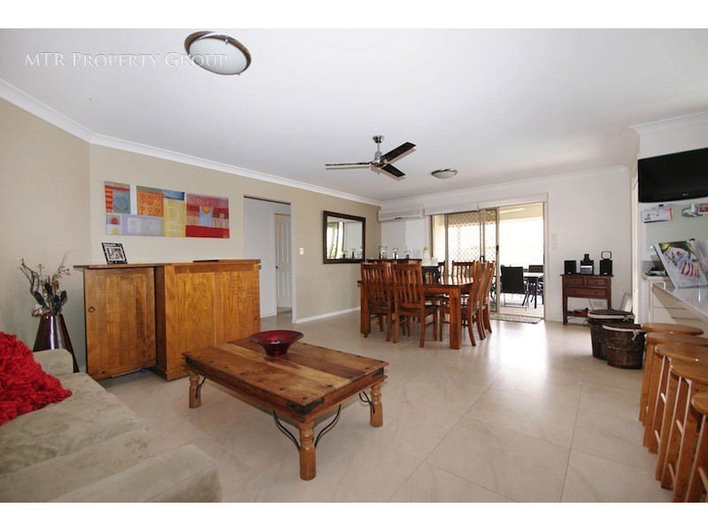 11 Hawthorne Street, Forest Lake QLD 4078