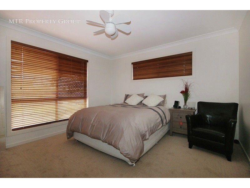 11 Hawthorne Street, Forest Lake QLD 4078