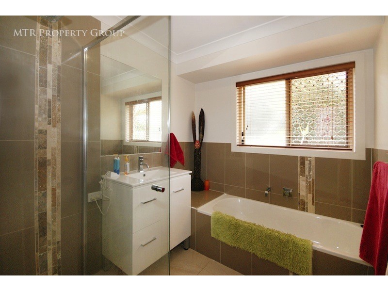 11 Hawthorne Street, Forest Lake QLD 4078