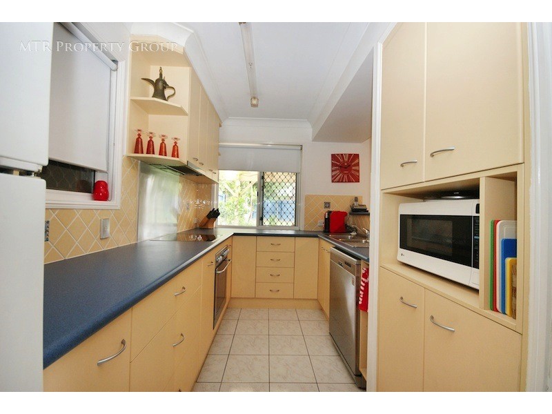 8 Cedar Close, Forest Lake QLD 4078