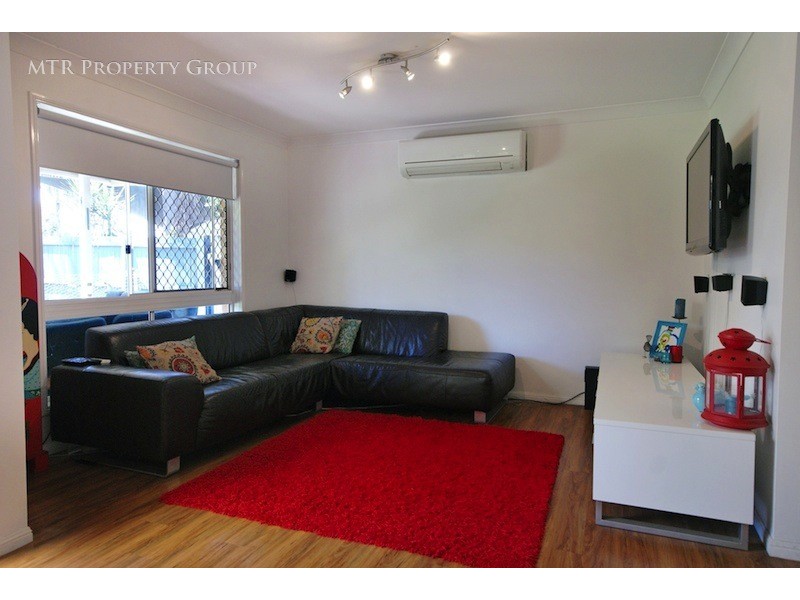 8 Cedar Close, Forest Lake QLD 4078