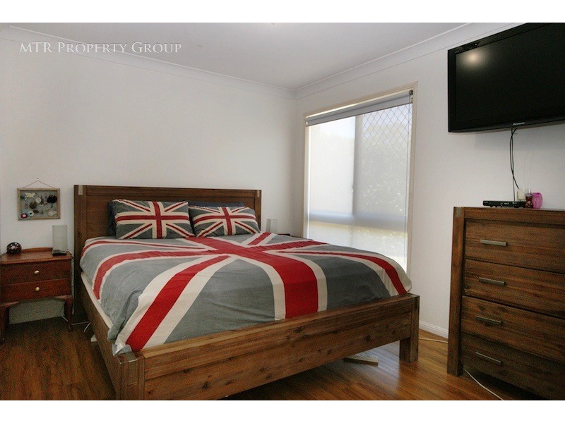 8 Cedar Close, Forest Lake QLD 4078