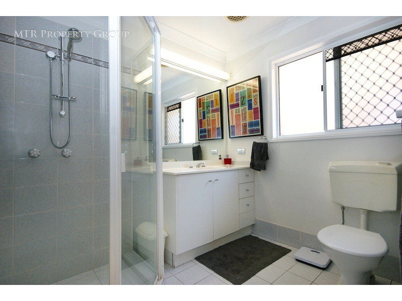 8 Cedar Close, Forest Lake QLD 4078