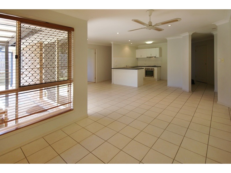 11 Diamondy Close, Forest Lake QLD 4078