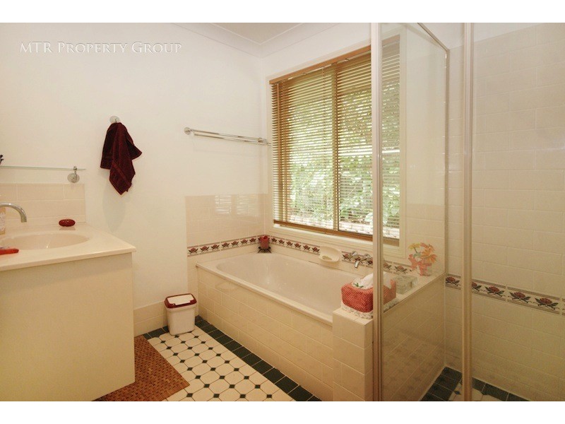 42 Rimu Crescent, Forest Lake QLD 4078