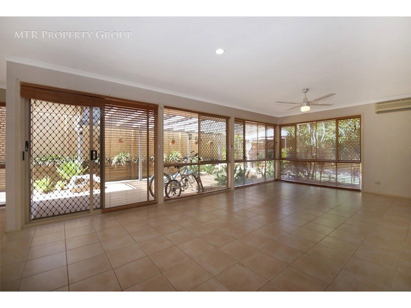 8 Burke Place, Forest Lake QLD 4078