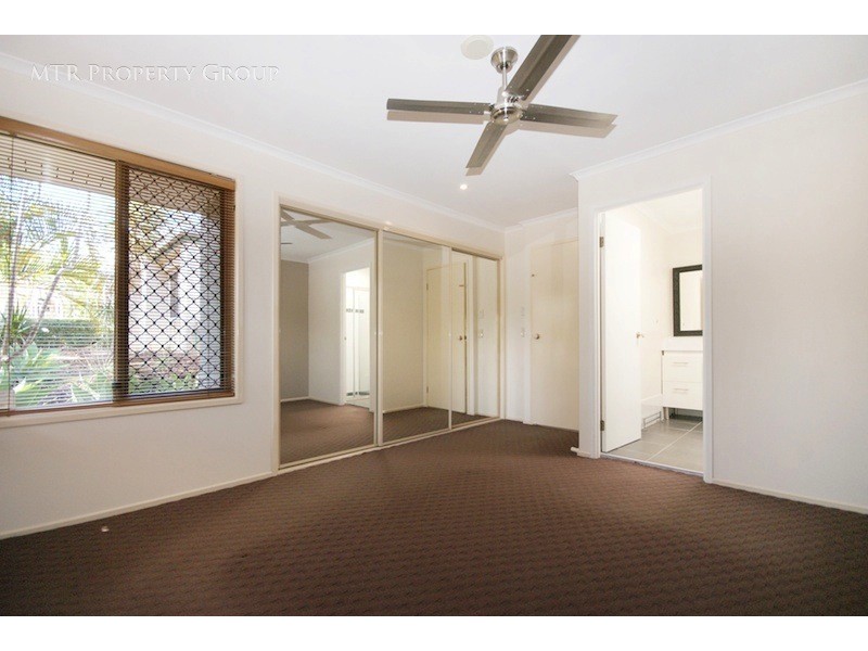 8 Burke Place, Forest Lake QLD 4078