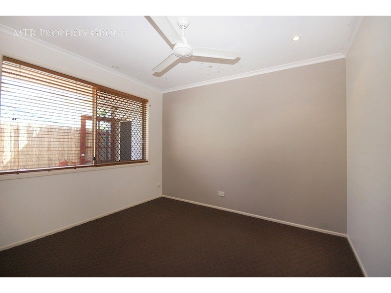 8 Burke Place, Forest Lake QLD 4078