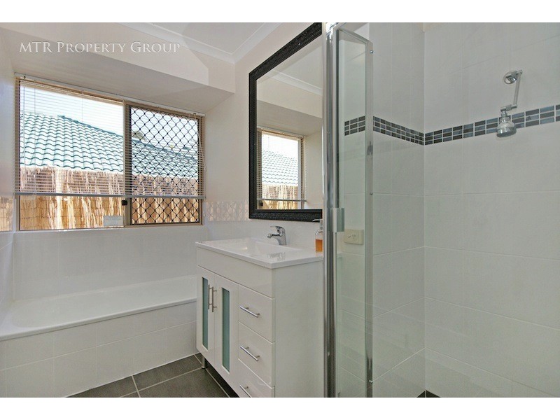 8 Burke Place, Forest Lake QLD 4078