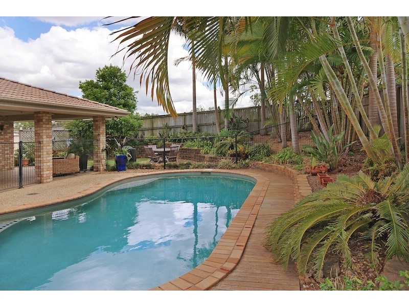 4 Yarraman Place, Forest Lake QLD 4078