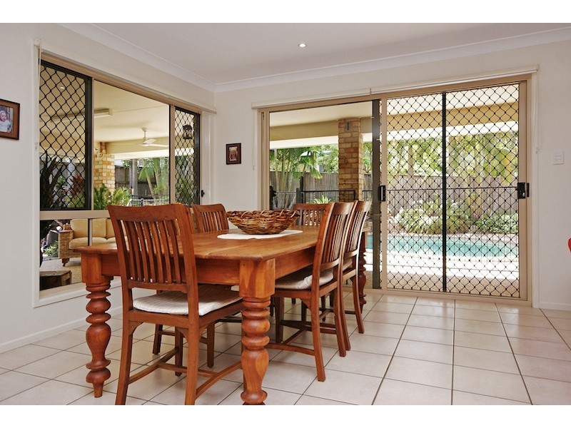 4 Yarraman Place, Forest Lake QLD 4078