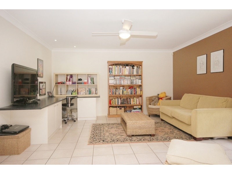 4 Yarraman Place, Forest Lake QLD 4078