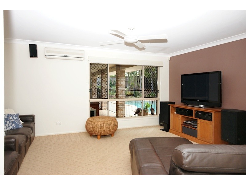 4 Yarraman Place, Forest Lake QLD 4078
