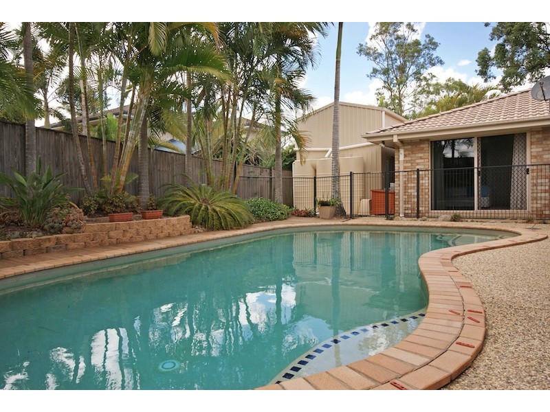 4 Yarraman Place, Forest Lake QLD 4078