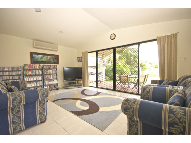 5 Berrington Close, Forest Lake QLD 4078