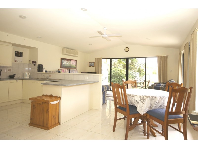 5 Berrington Close, Forest Lake QLD 4078